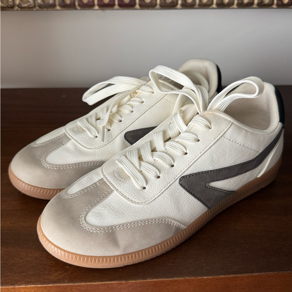 Dolce Vita Sneakers